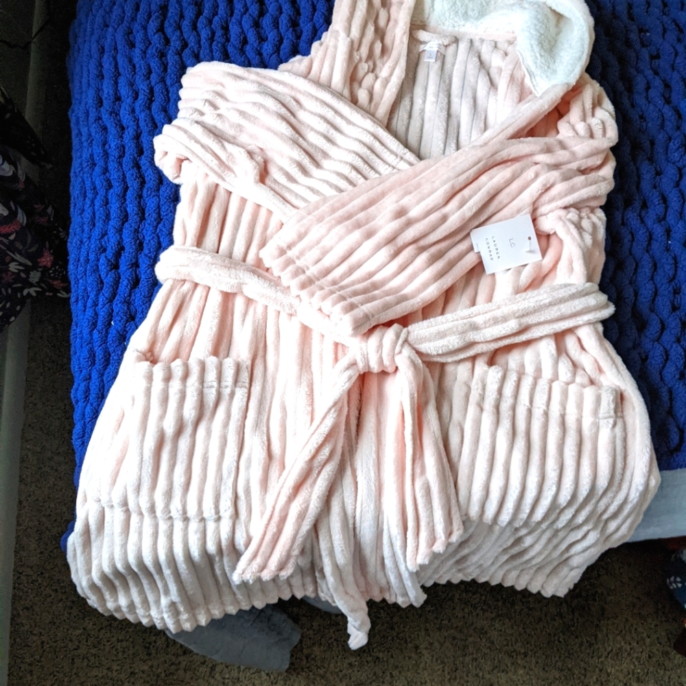 NWT Lauren Conrad Robe